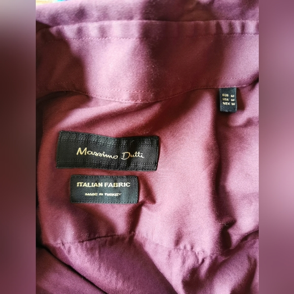 lot of 2 Men's Button Down Collared Shirts - (M) - Picture 4 of 5